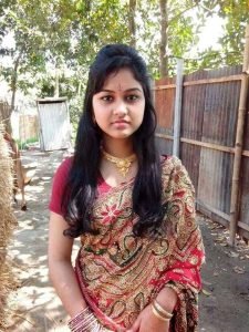 গ্রামের মেয়েদের পিক